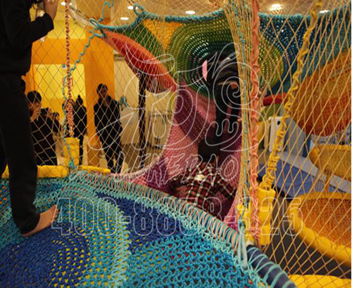 厂家热销绳网彩虹欢乐迷宫，室内儿童游乐设备定制价格